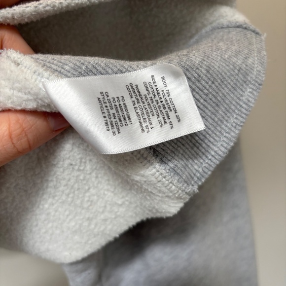 Aritzia TNA Cozy Fleece Boyfriend Cropped Sweater - Grey Size 1 - Picture 6 of 7